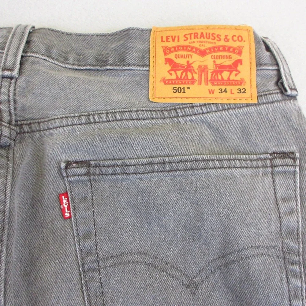 Levis Premium 501 Jeans Mens 34x32 (34x31) Gray Button Fly 100% Cotton EUC